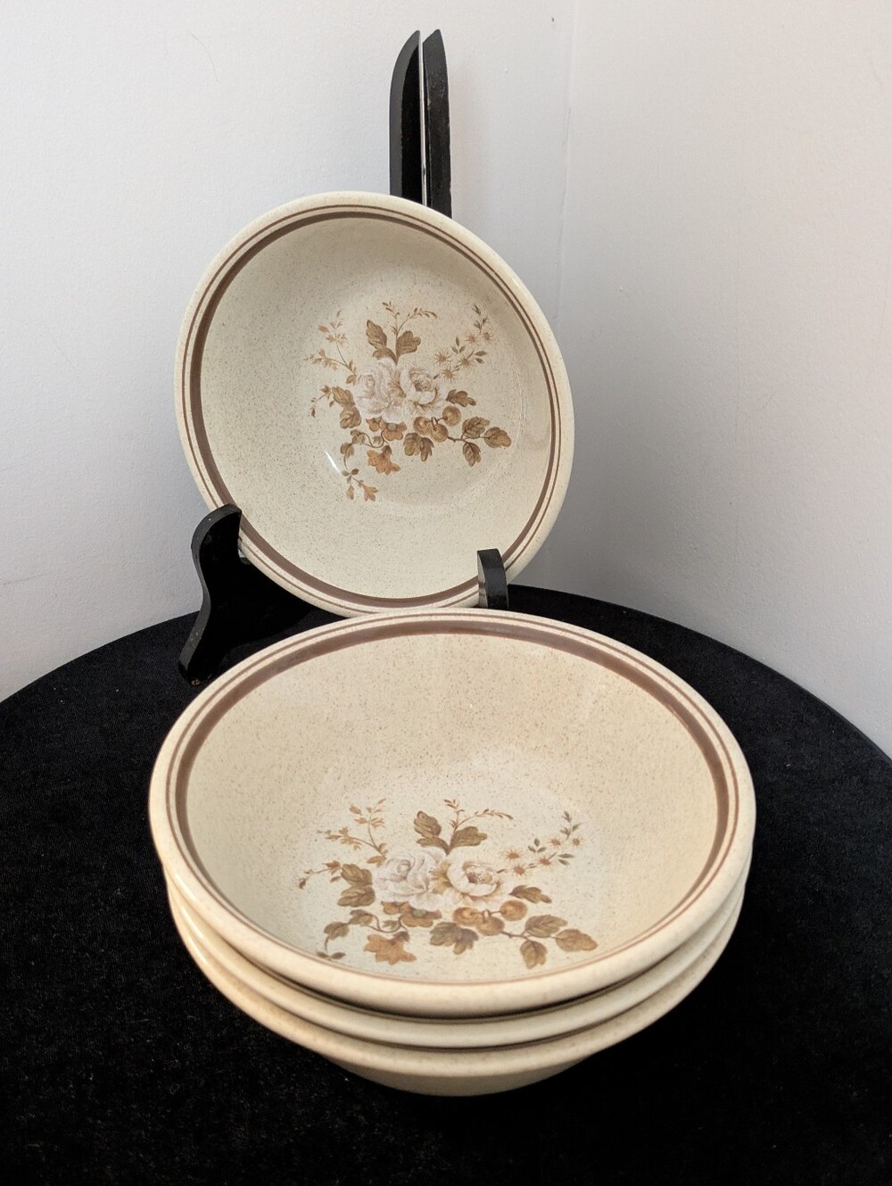 Royal Doulton Lambethware Vintage 1978 Ravel Cream Floral Stoneware Bowls ×4